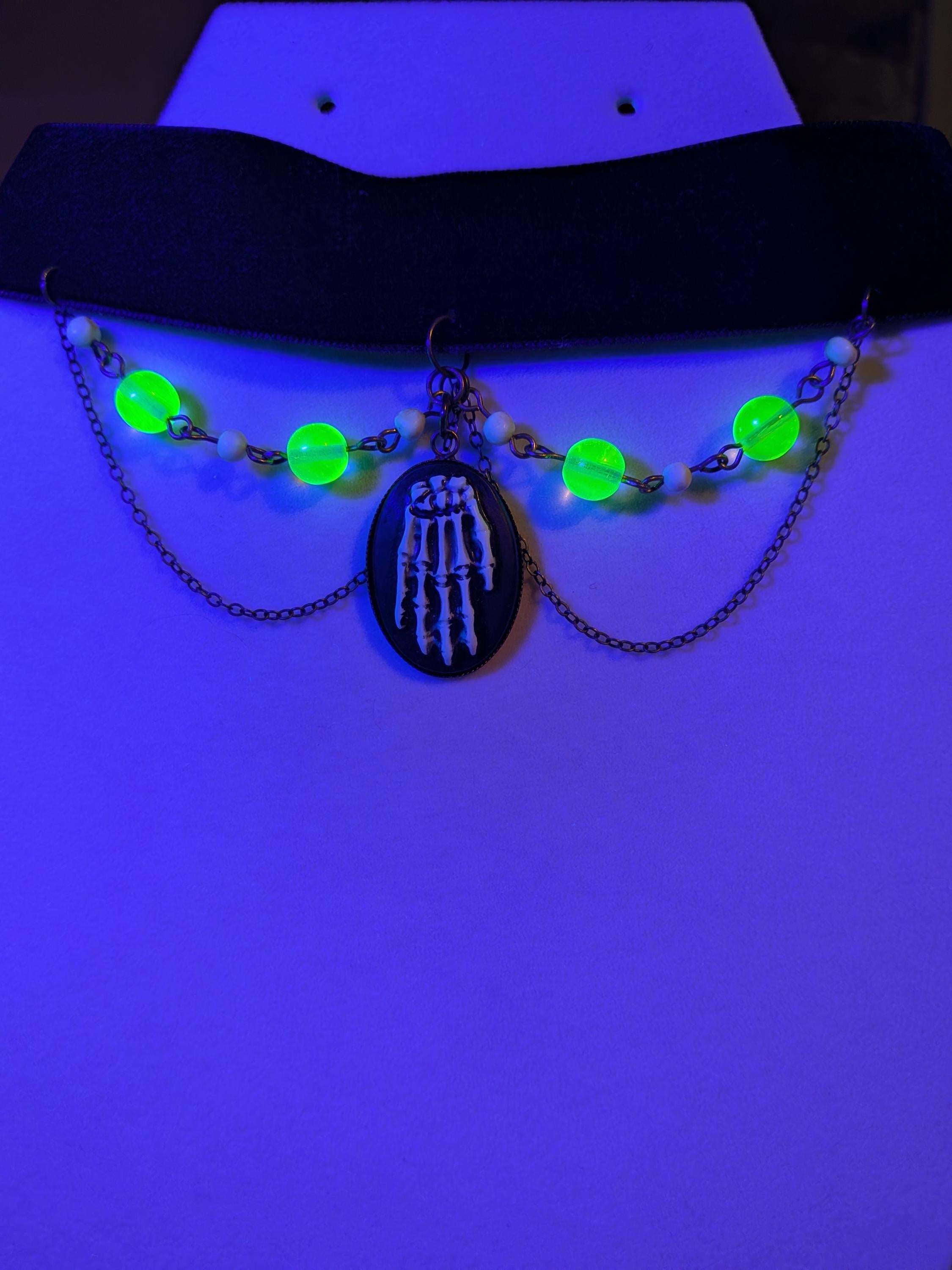 Stunning Bone and Uranium Glass Choker