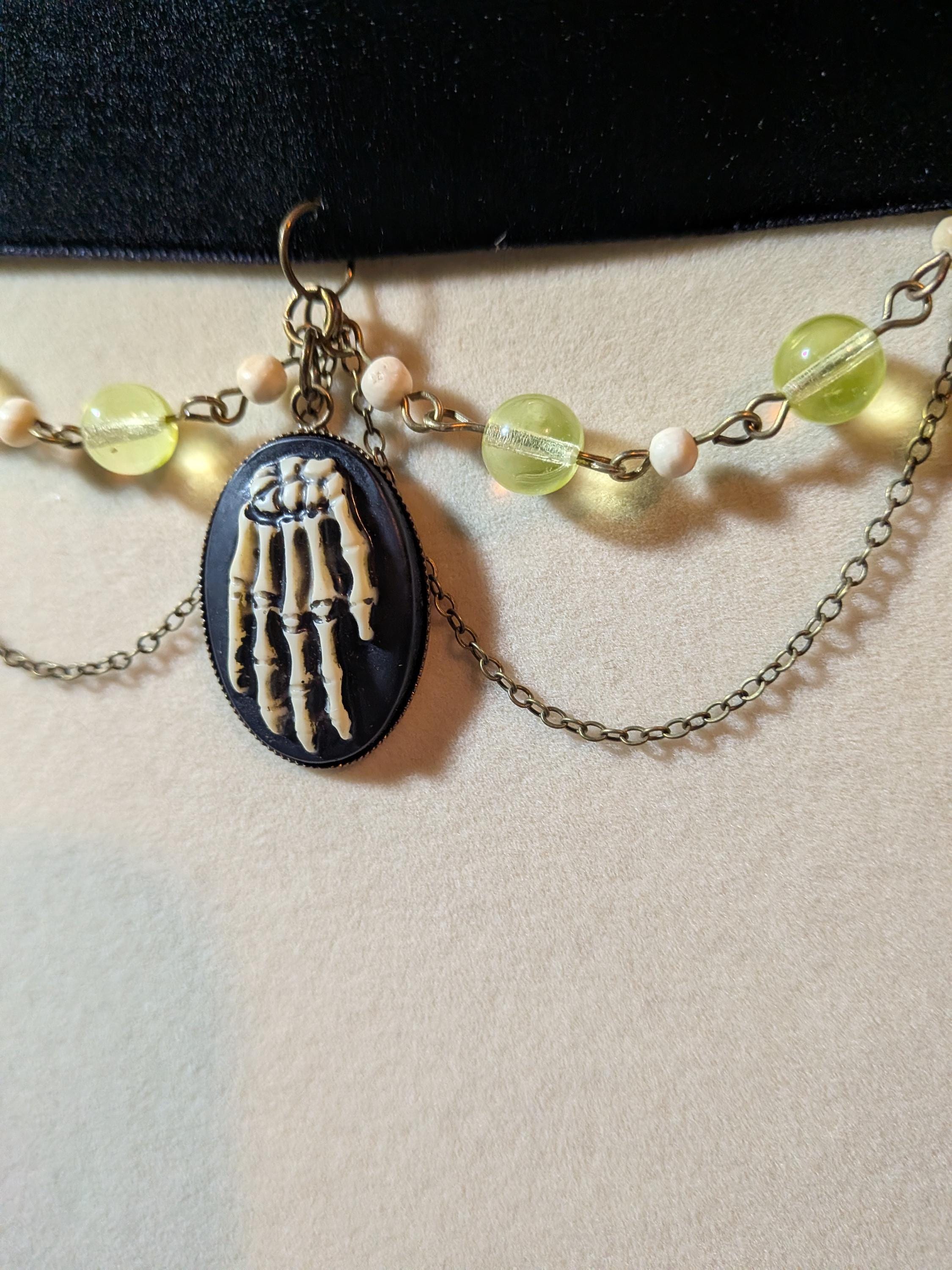 Stunning Bone and Uranium Glass Choker